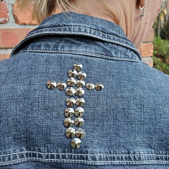 Woman's Studded denim jacket with patches sz.M - Picture 8 of 12